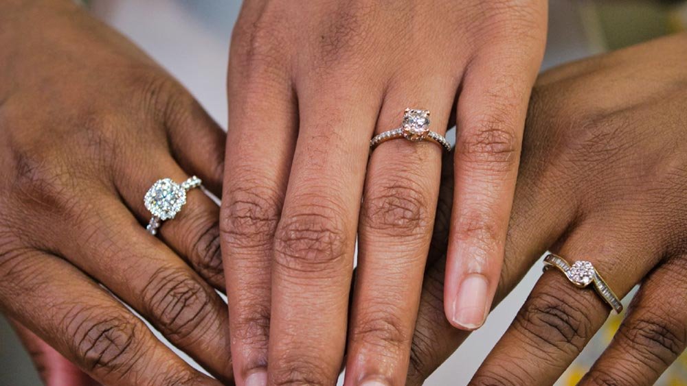 How To Choose The Perfect Engagement Ring For Your Partner Bux Vertise